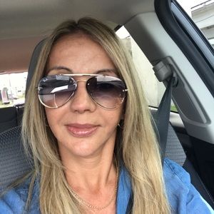 Meet your Posher, Lina